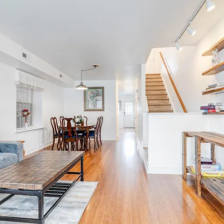 Peaceful & Spacious Family Home Near Carytown Fully Fenced